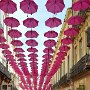 04 - Parapluies roses suspendus à MONTPELLIER